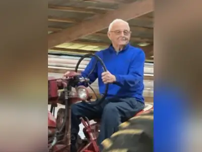 Kenneth Wayne Hunt (Wayne)